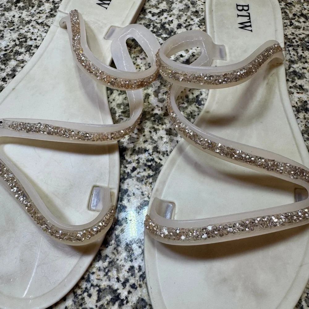 BTW Women Cream Jelly Slide Sandals Gold Glitter Asymmetrical‎ Straps Size 41